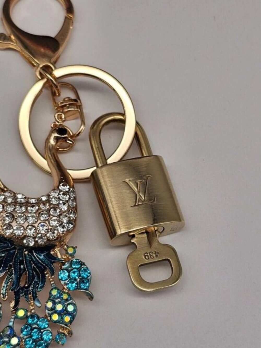 Authentic Louis Vuitton Gold Lock 🔒 Unbranded Peacock Keychain Bag Charm LV - Picture 7 of 9